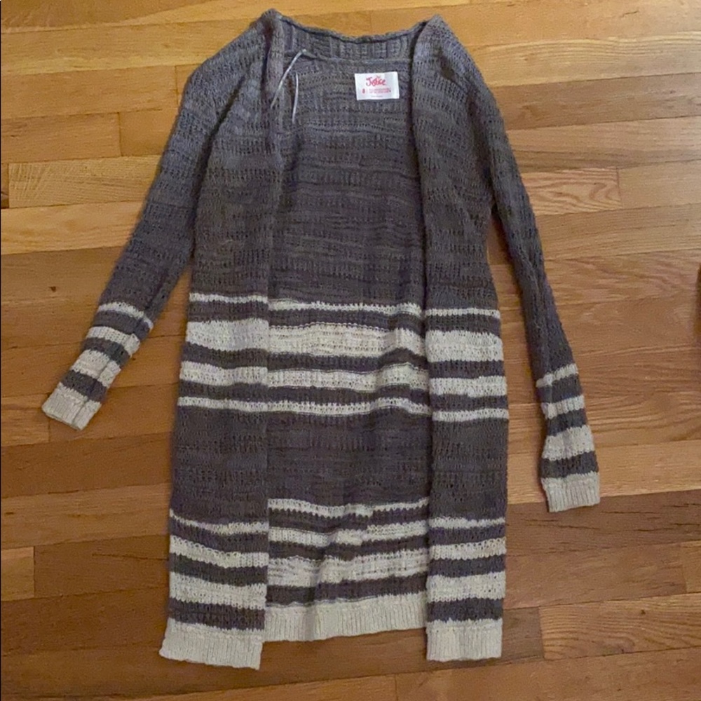 Cute long sweater with slits on the bottom